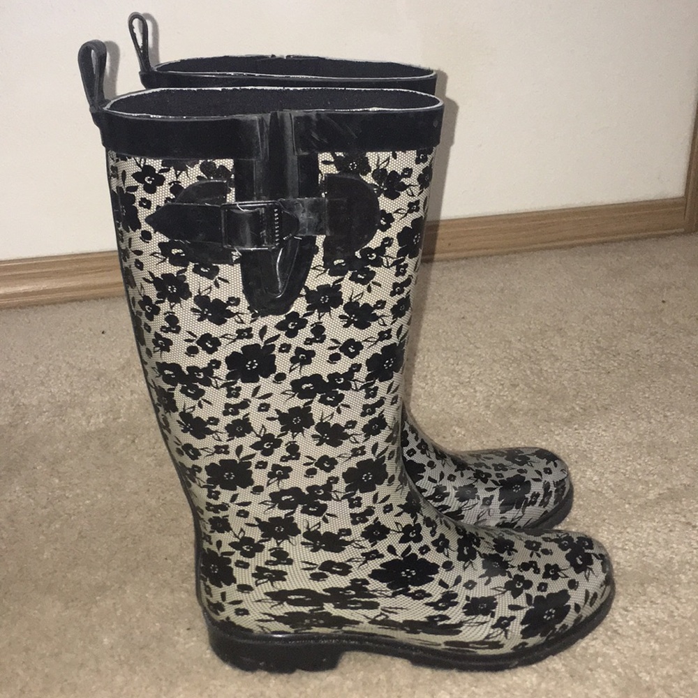 Lace Flower Print Rain Boots